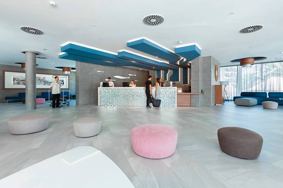 lobby-hotel-riu-papayas.jpg