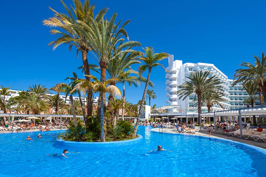 piscina-hotel-riu-papayas-3.jpg