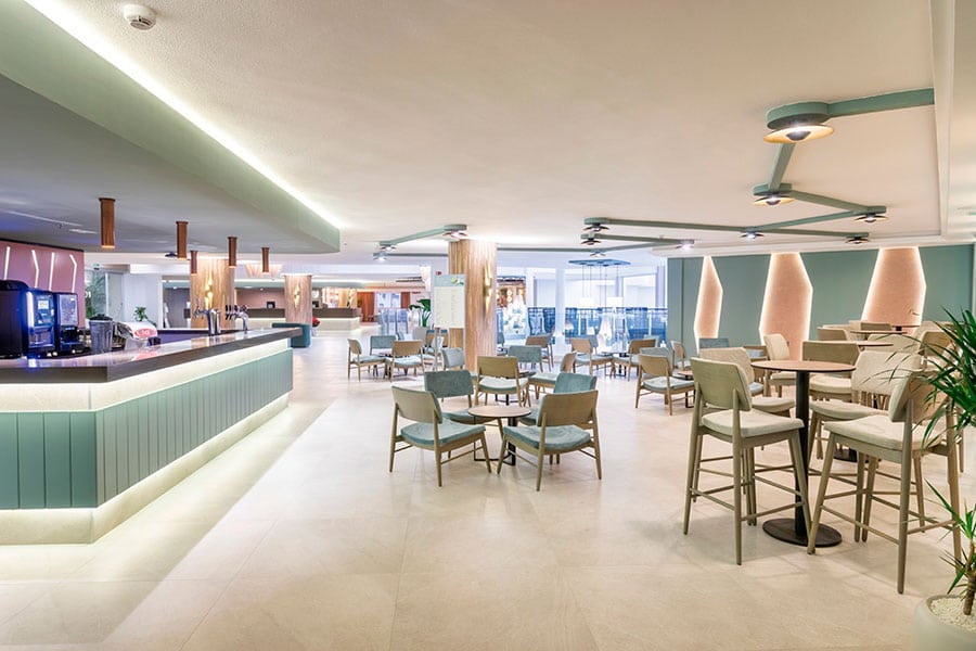 Bar-lobby-riu-paraiso-lanzarote.jpg