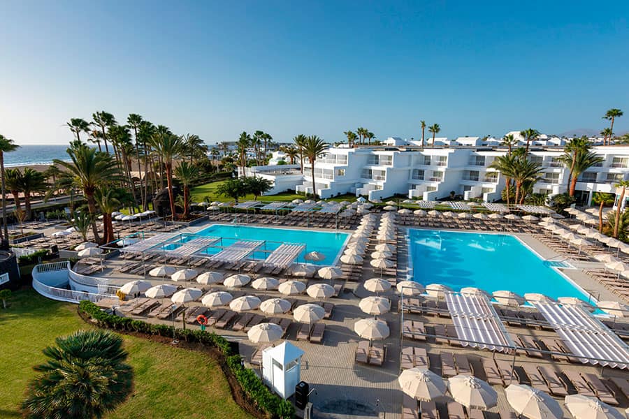 pool-riu-paraiso-lanzarote-4.jpg