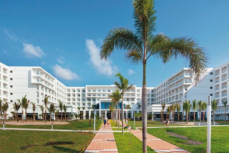 Hotel-riu-playa-blanca.jpg