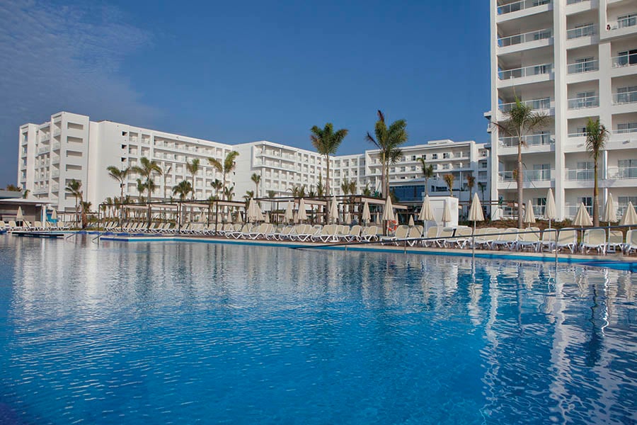 pool-riu-playa-blanca-3.jpg