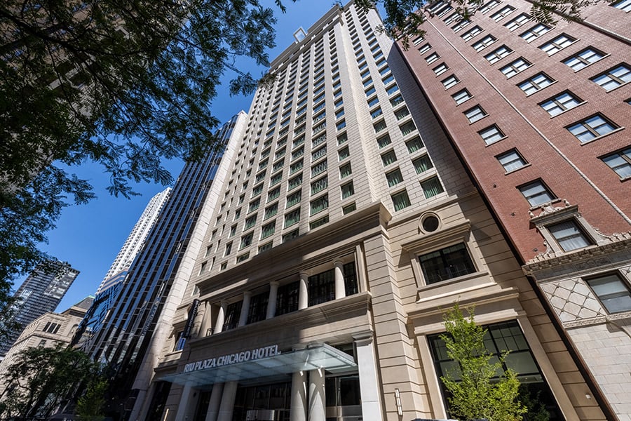 building-riu-plaza-chicago-2.jpg