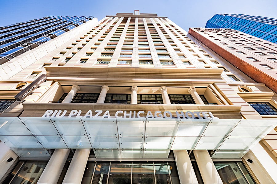 building-riu-plaza-chicago.jpg