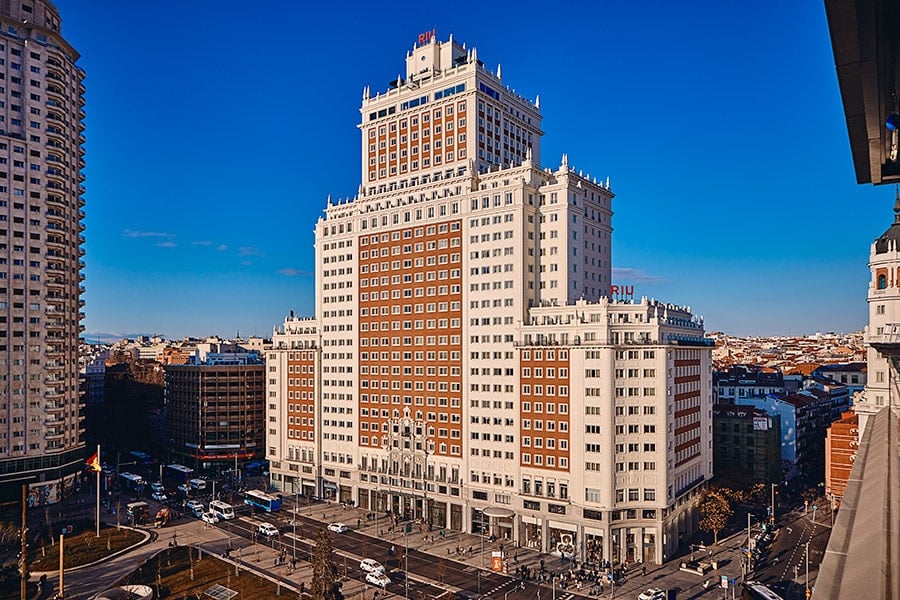 riu-plaza-espana-building.jpg