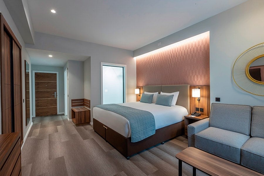 deluxe-family-queen-hotel-riu-plaza-the-gresham-dublin.jpg
