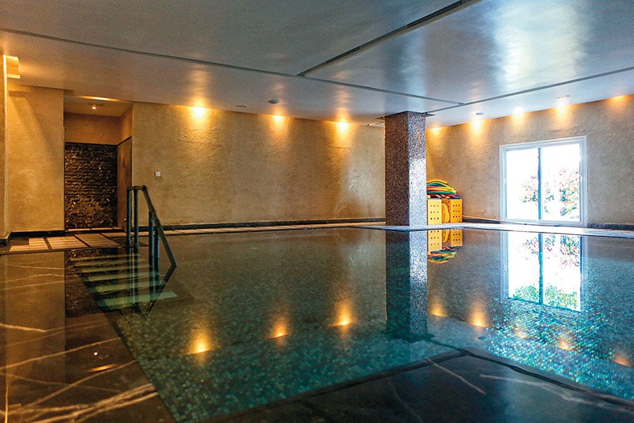Indoor-pool-hotel-riu-tikida-beach-2.jpg