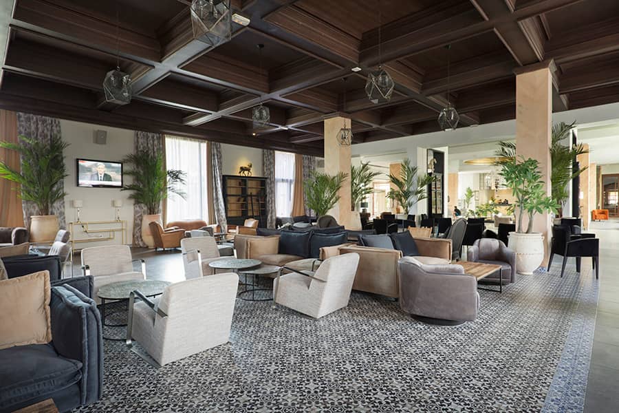 lobby-bar-hotel-riu-tikida-palmeraie.jpg