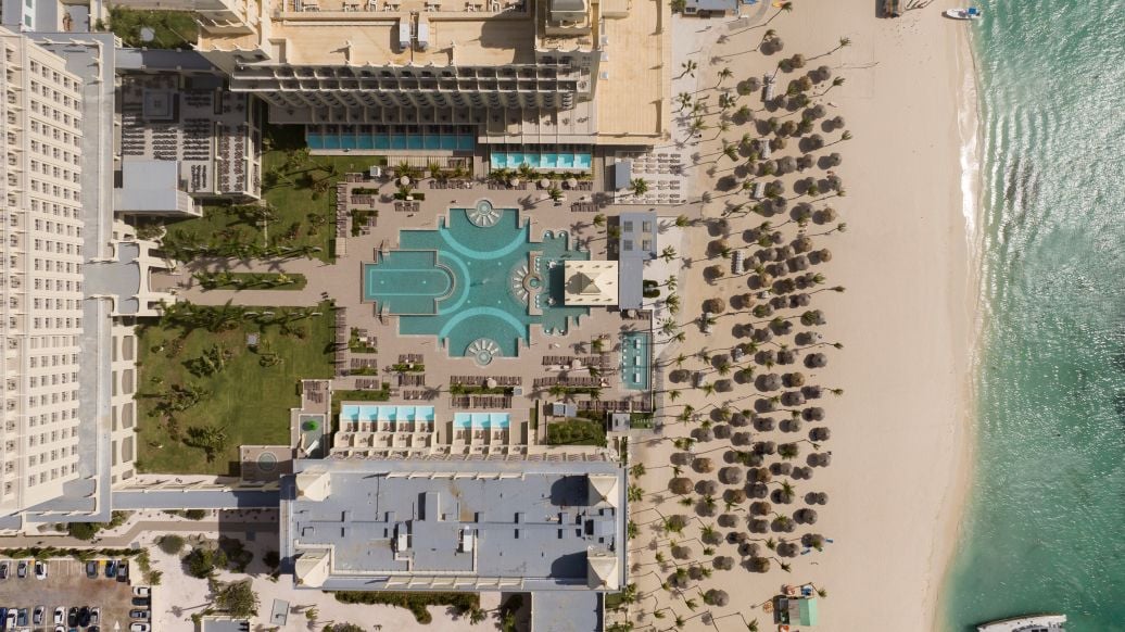 RIU Hotels rouvre le Riu Palace Aruba après une rénovation complète et introduit le service Elite Club