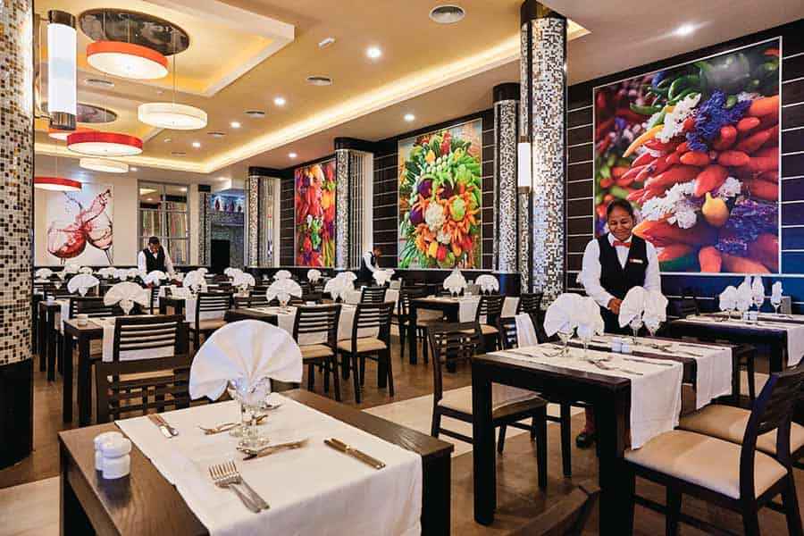 http://www.tnetnoc.com/hotelphotos/527/80527/2631759-Riu-Bambu-All-Inclusive-Dining-4-DEF.jpg
