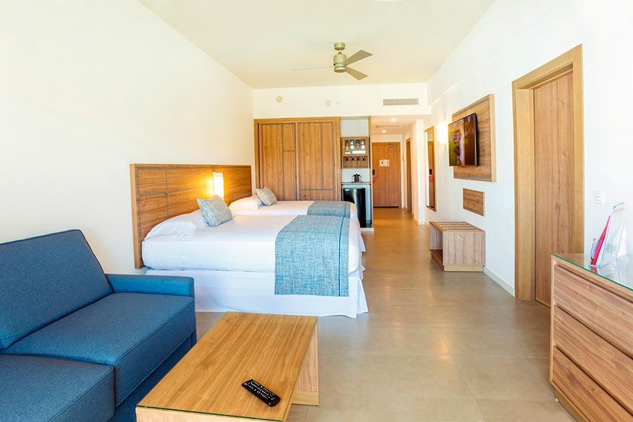 Download Hotel Riu Emerald Bay All Inclusive Hotel Playa Brujas Desktop Wallpaper Wallpaper Hotel Riu Emerald Bay All Inclusive Hotel Playa Brujas Desktop Wallpaper