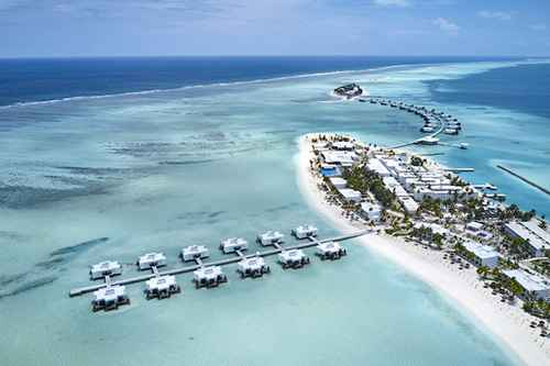 Luis Riu presenta los hoteles en Maldivas