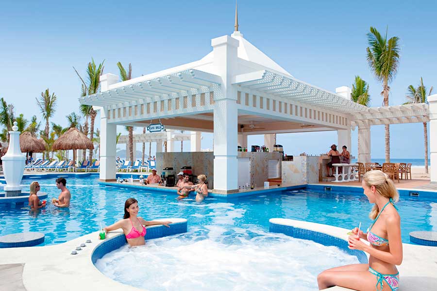 piscina hotel riu emerald bay_tcm57 157327